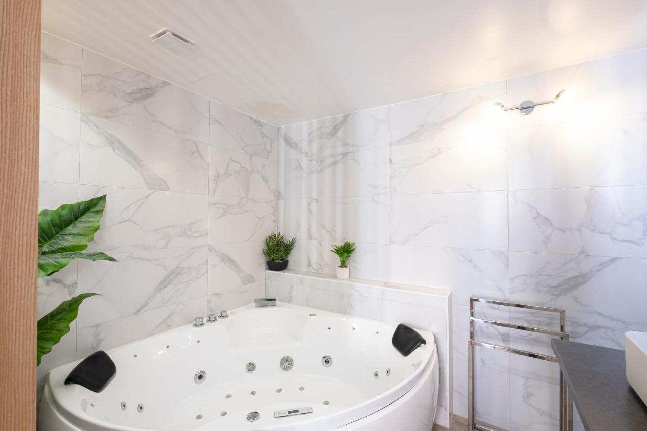 Petit Cocon Au Centre D'Annecy Apartment Екстериор снимка